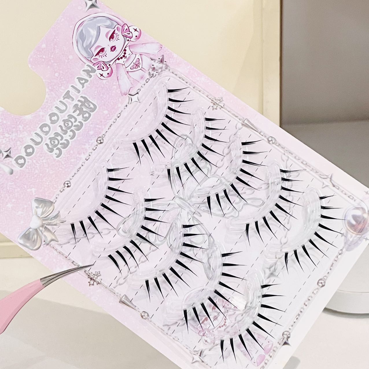 Doudoutian Wet Look Spiky Full - Anime Cosplay Lashes recensie en prijs